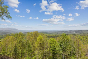 Amazing View Lodge, Your Ultimate 5-Bedroom Cabin Retreat in Sky Harbor Resort